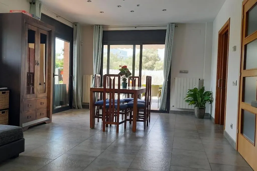 Villa Mediterranea Con Cinco Dormitorios Y Piscina Calonge